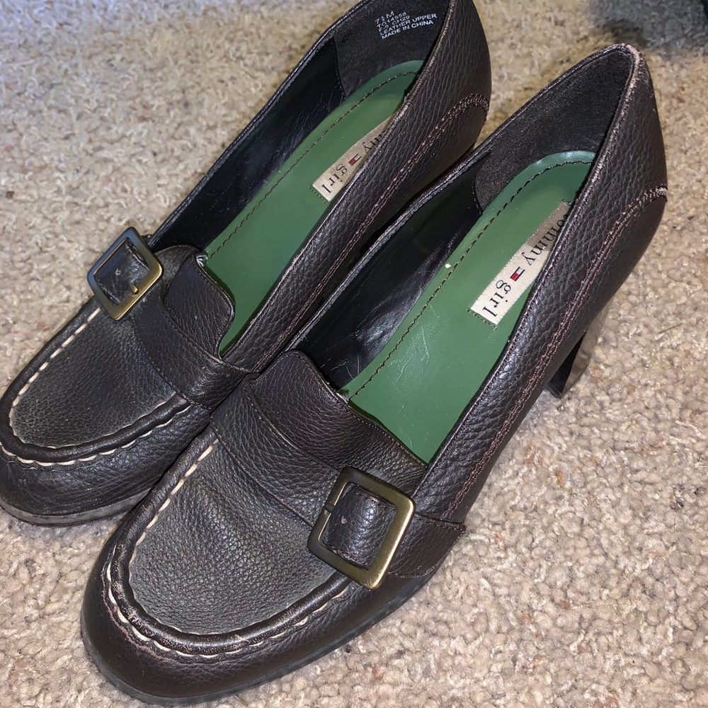 Tommy girl brown buckled heels